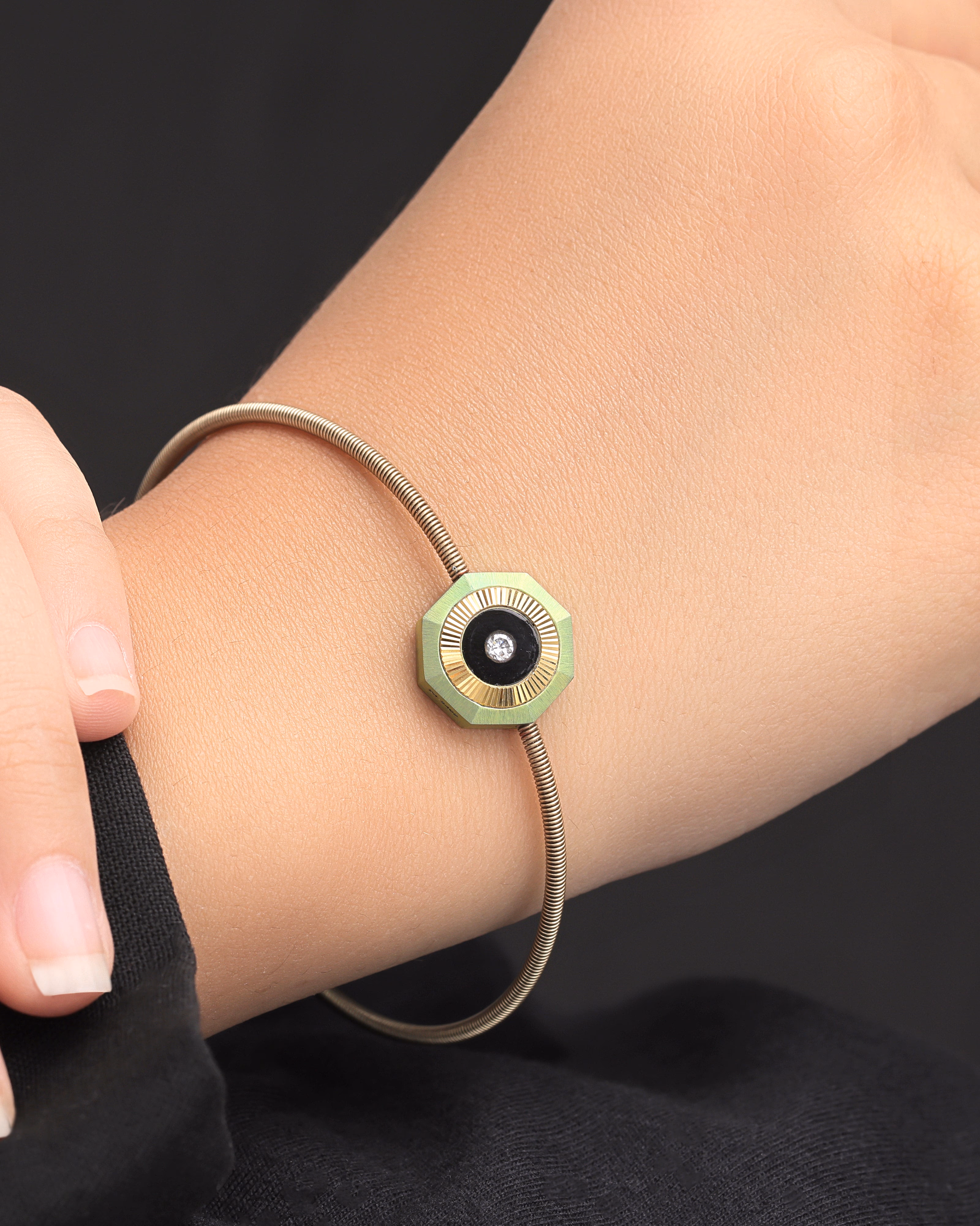 Vibes – Titanium Bracelet in Green Color.