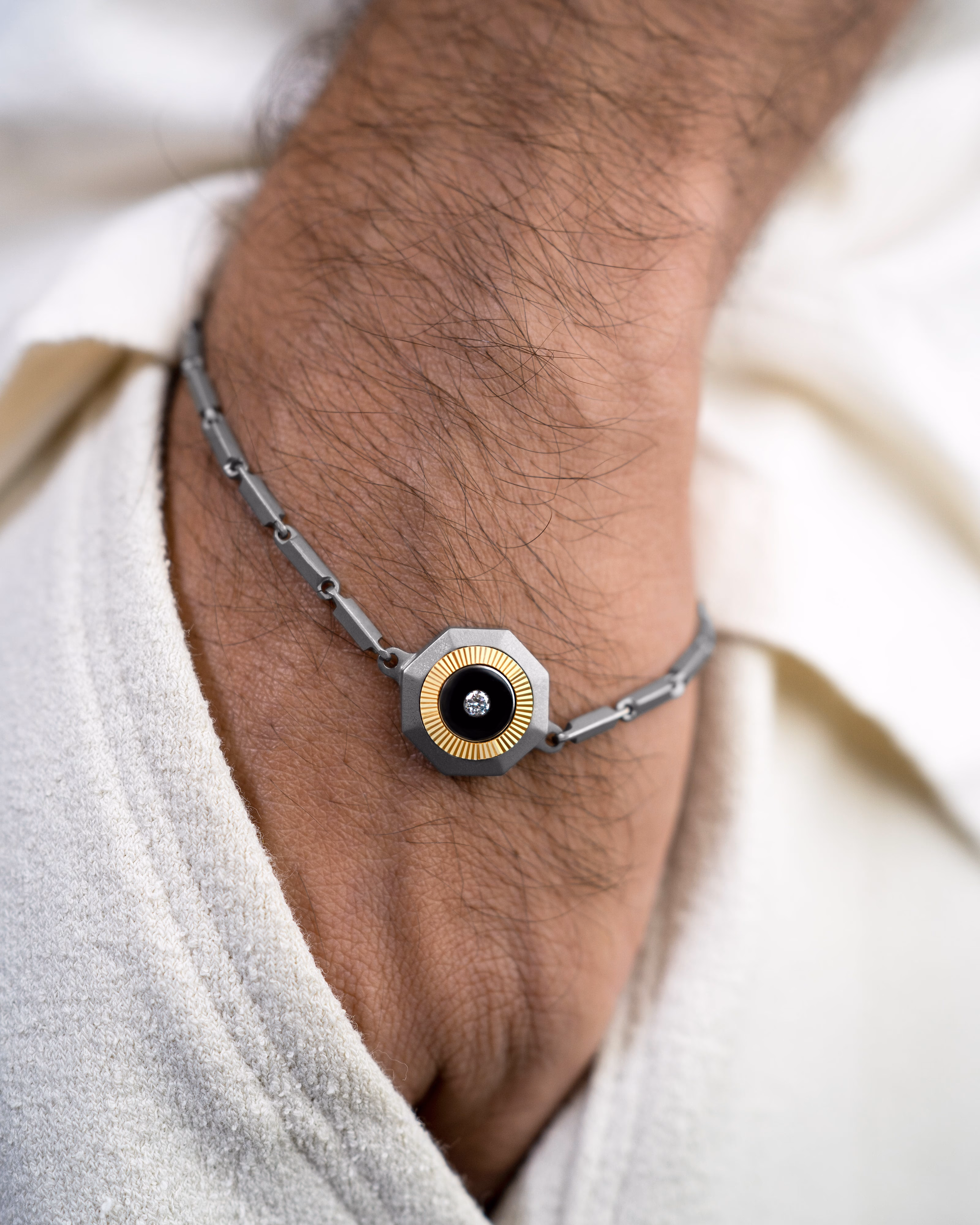 Aura – Titanium Bracelet for Everyday Style.