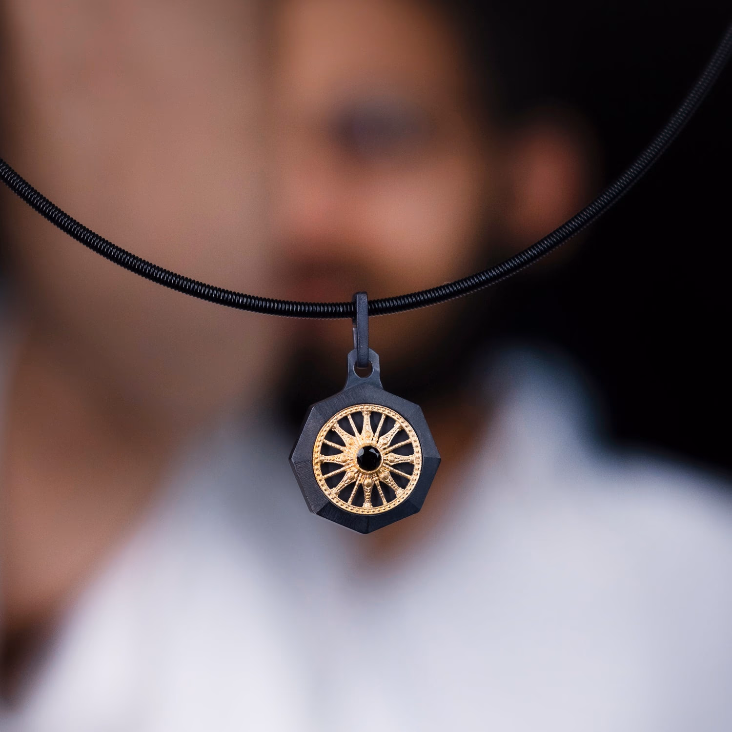 Dravida Pendant, close detail