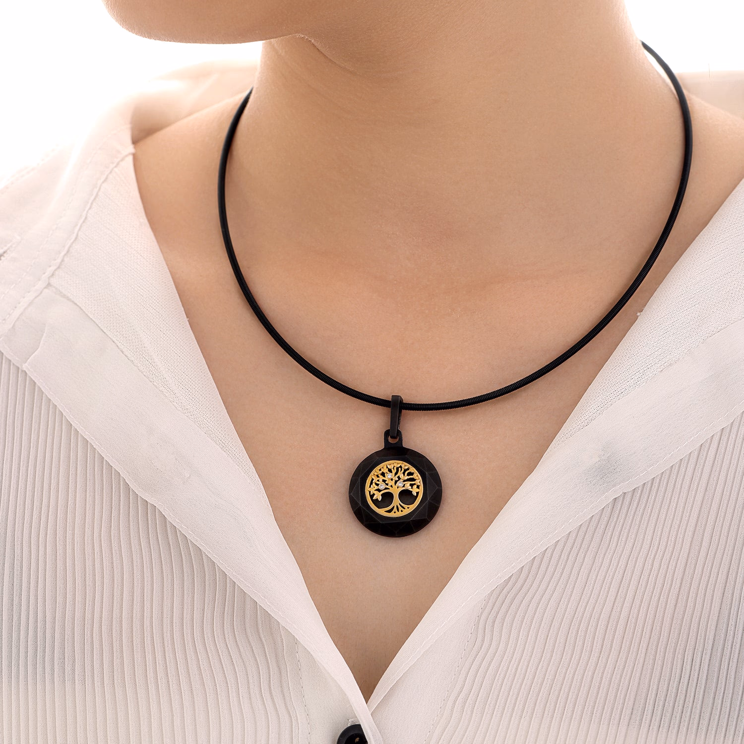 Bodhi pendant, close detail